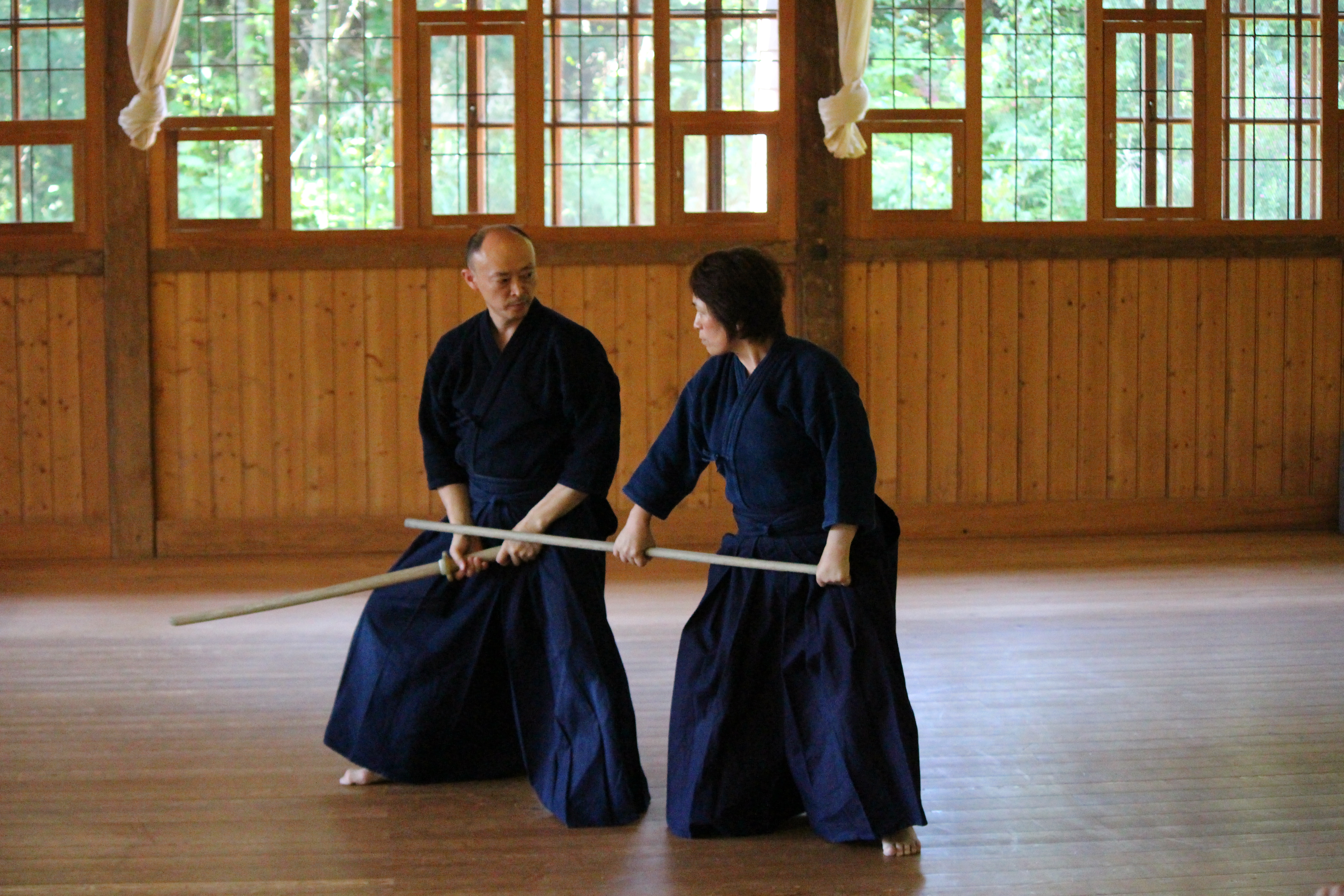 北海道剣道連盟杖道部会のホームページ | 北海道剣道連盟杖道部会、全日本剣道連盟杖道 を稽古しています。札幌・釧路・千歳・帯広・江別・旭川・稚内・室蘭・網走・遠軽・小樽の各地区で稽古が行われています。